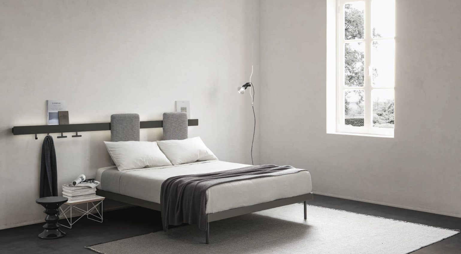 Innovadora cama con cabecero rectangular ajustable